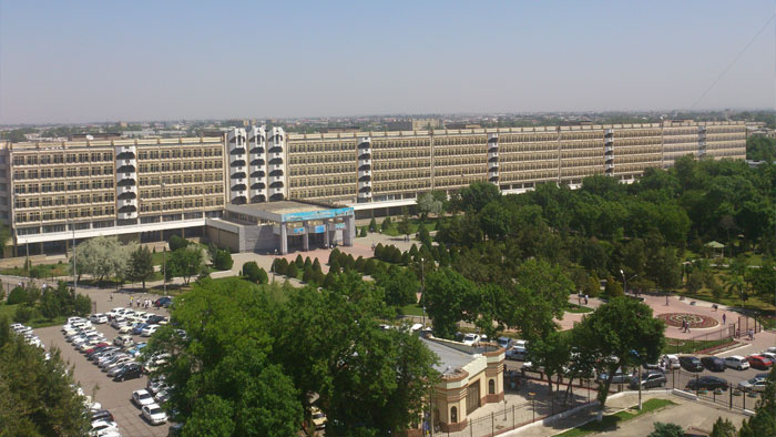 BBW va katta kokraklarning fotosuratlari va videolari